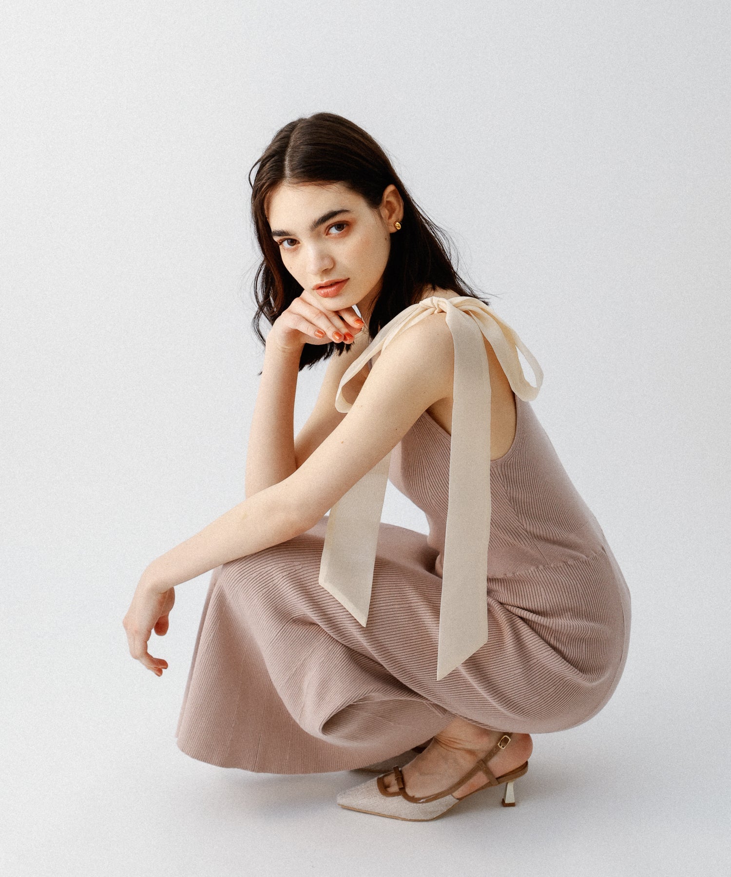 肩部絲帶針織連身裙