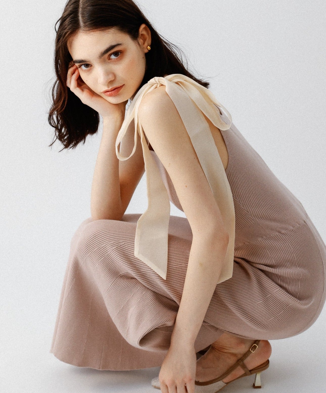 肩部絲帶針織連身裙