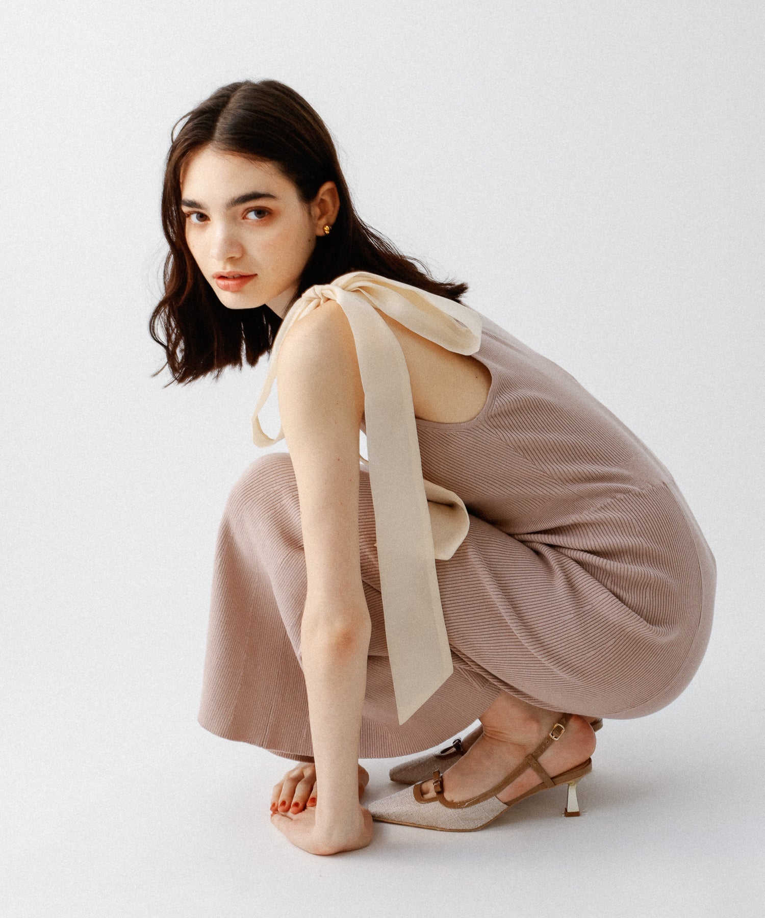 肩部絲帶針織連身裙