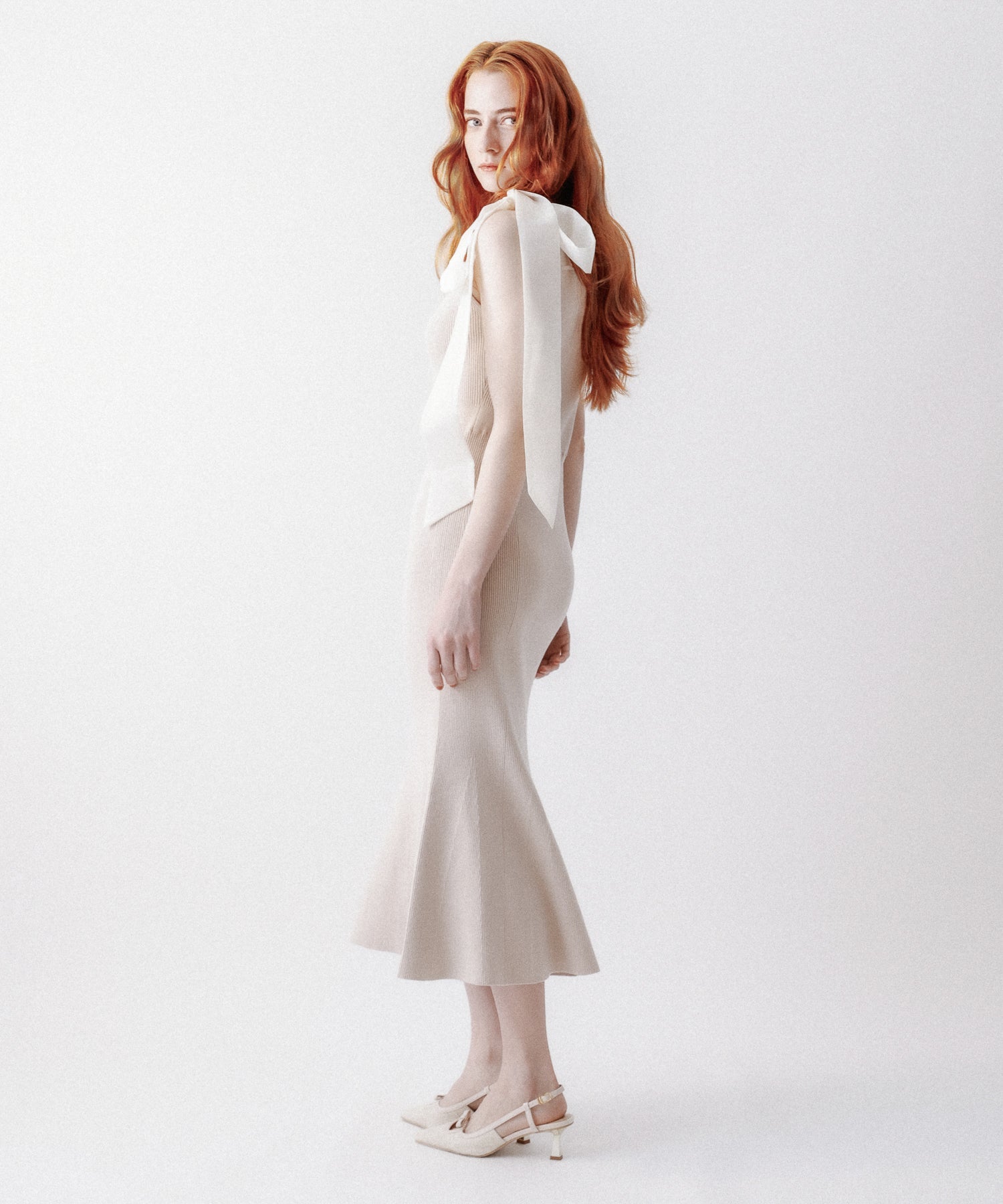 肩部絲帶針織連身裙