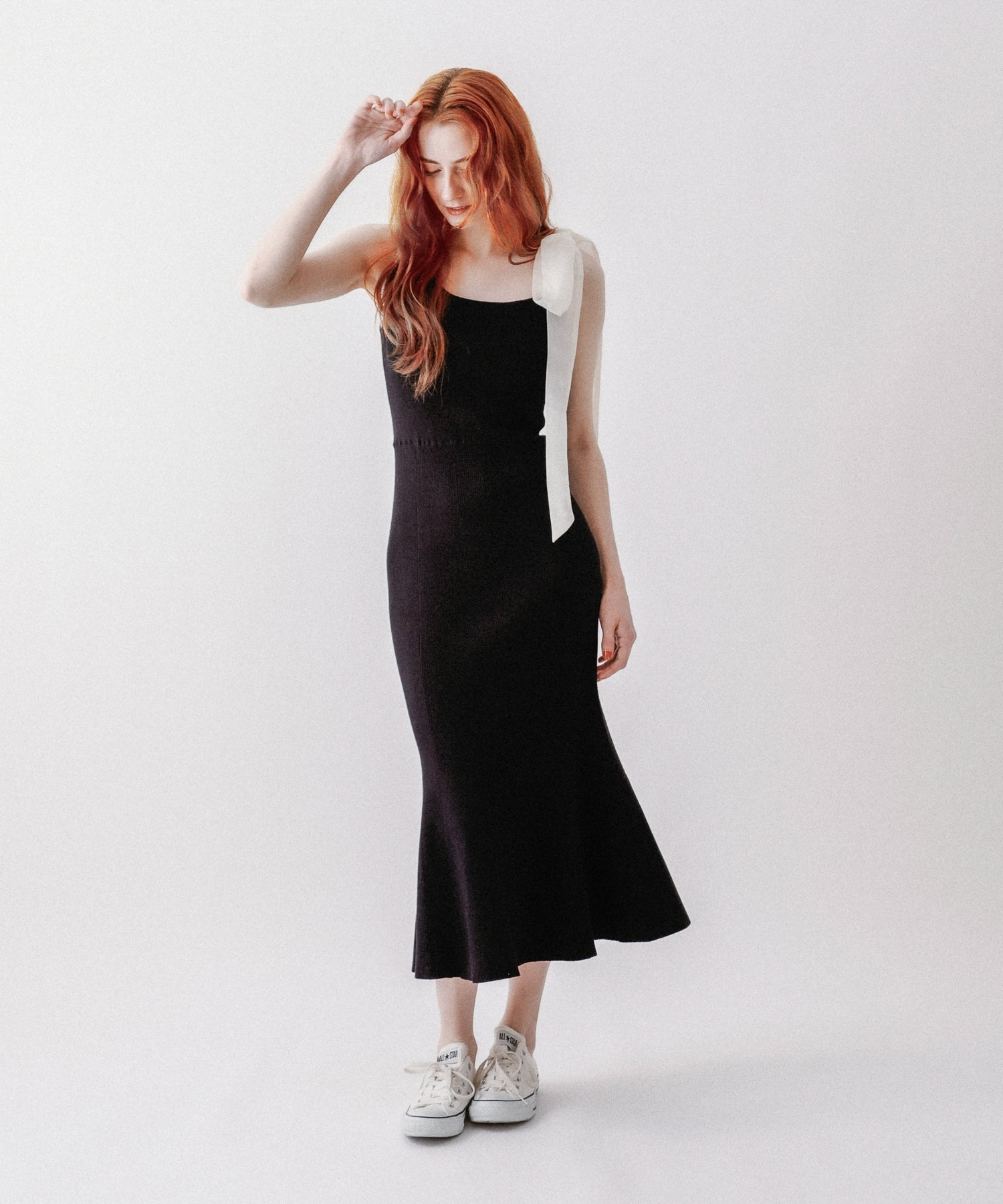 肩部絲帶針織連身裙