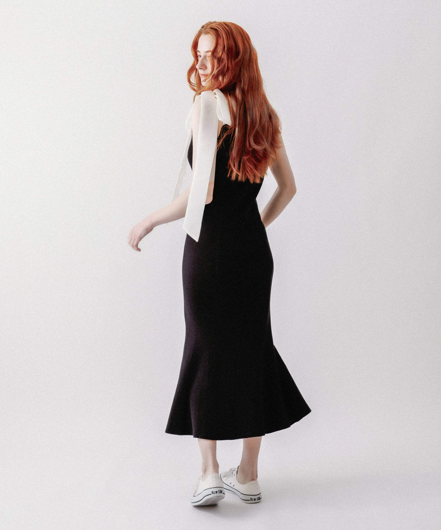 肩部絲帶針織連身裙