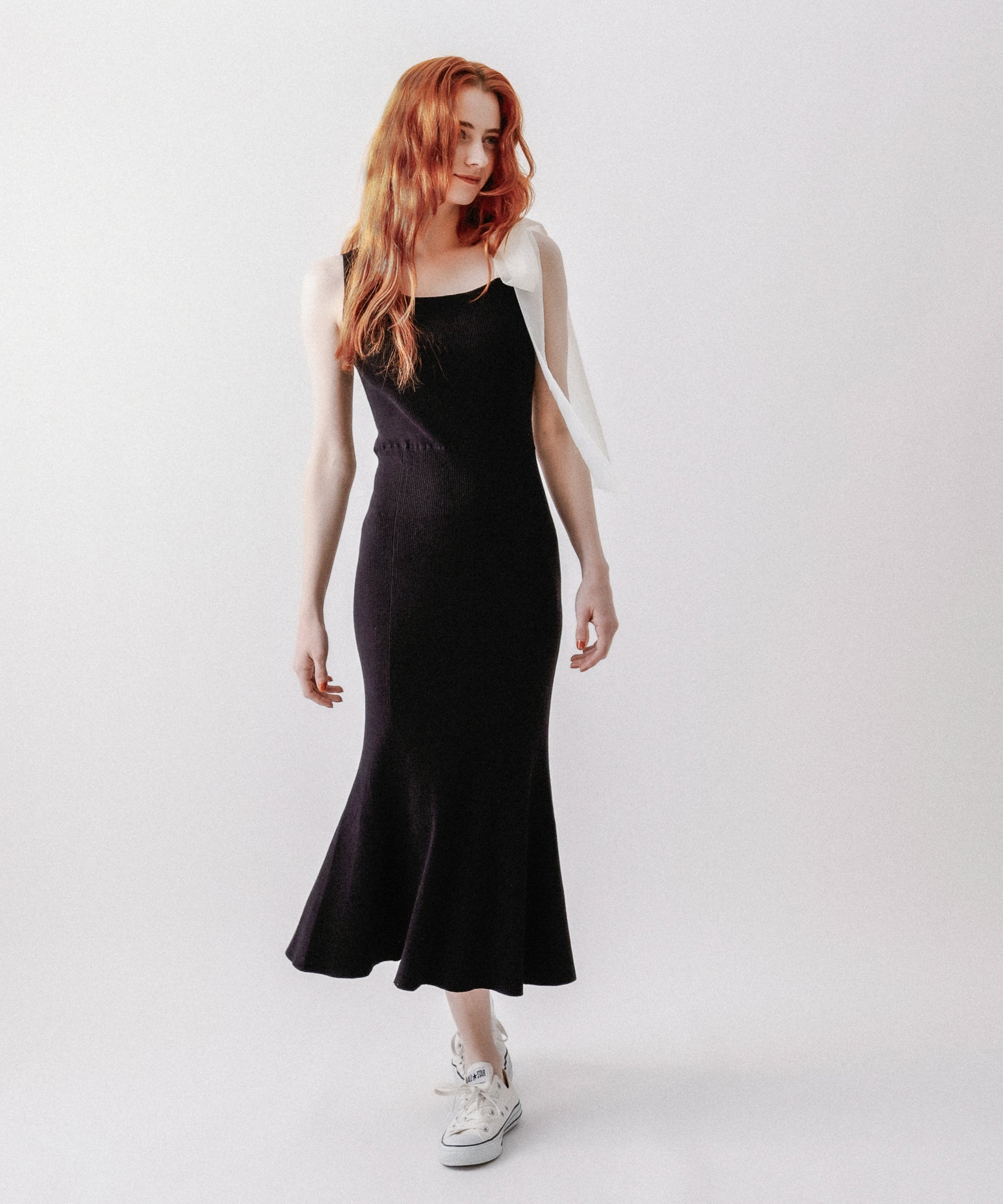 肩部絲帶針織連身裙