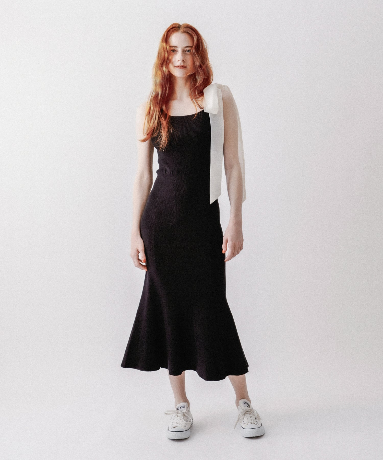 肩部絲帶針織連身裙