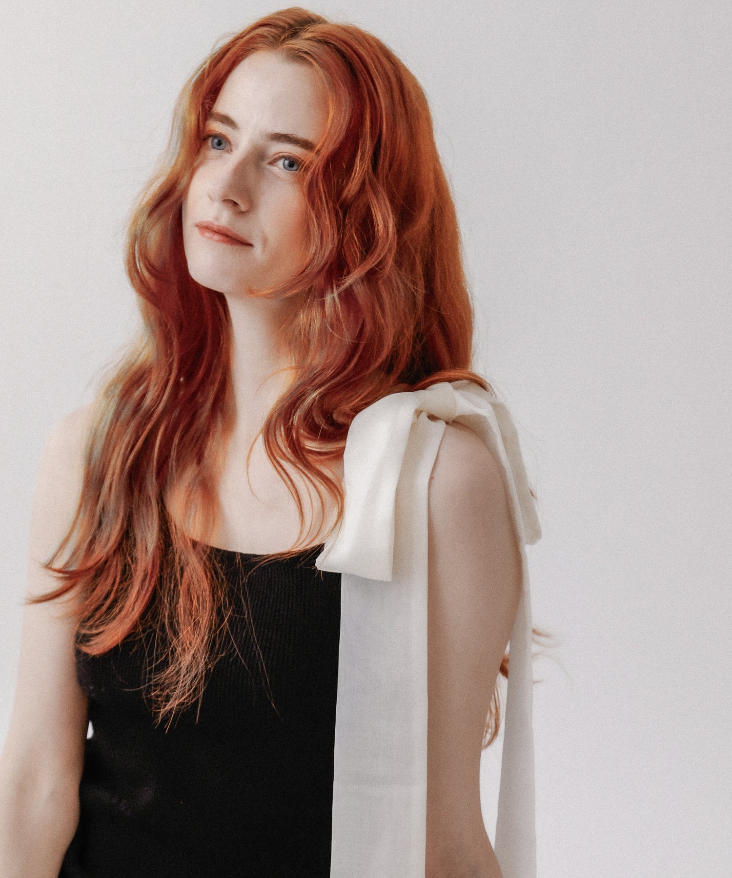 肩部絲帶針織連身裙