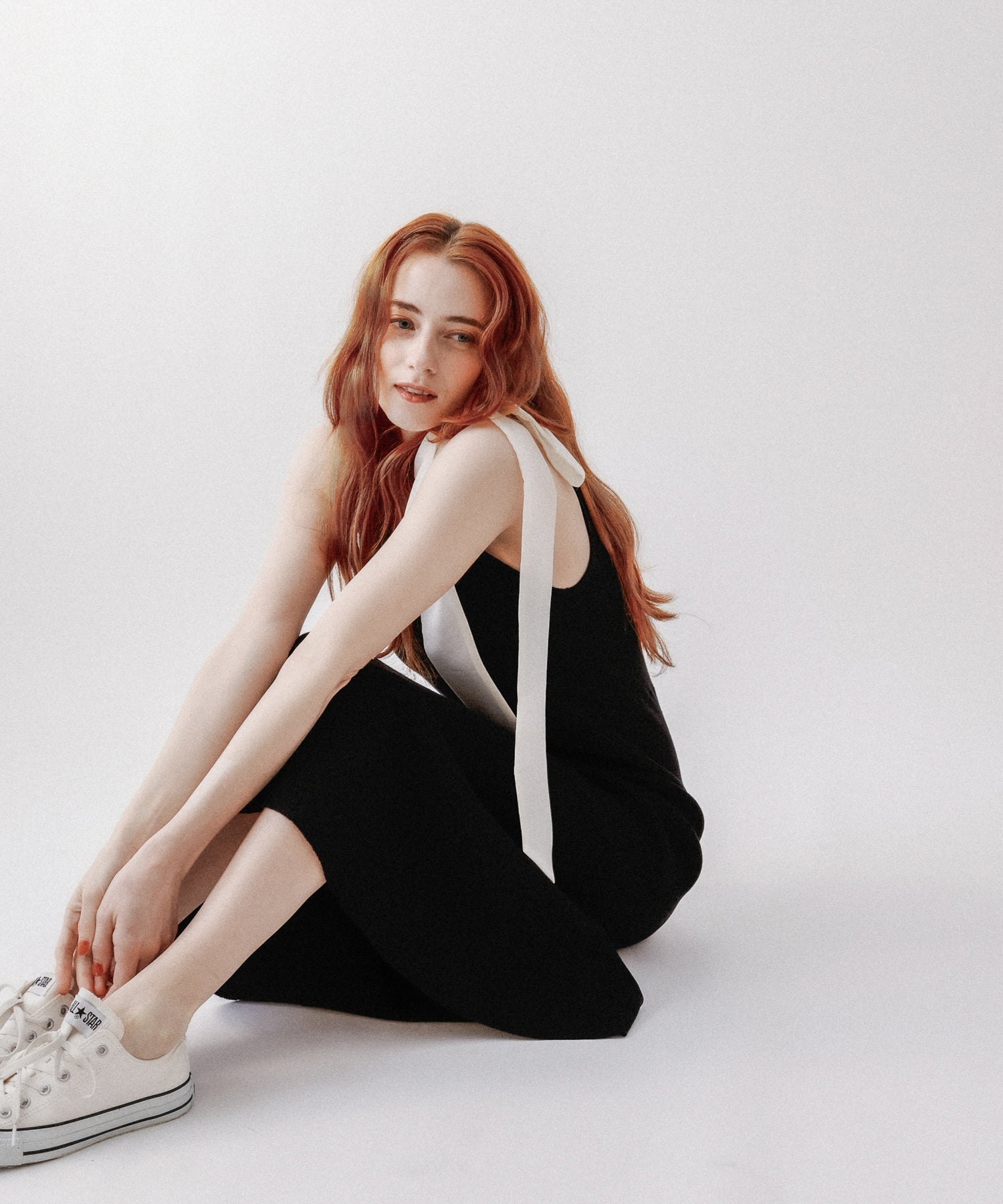 肩部絲帶針織連身裙