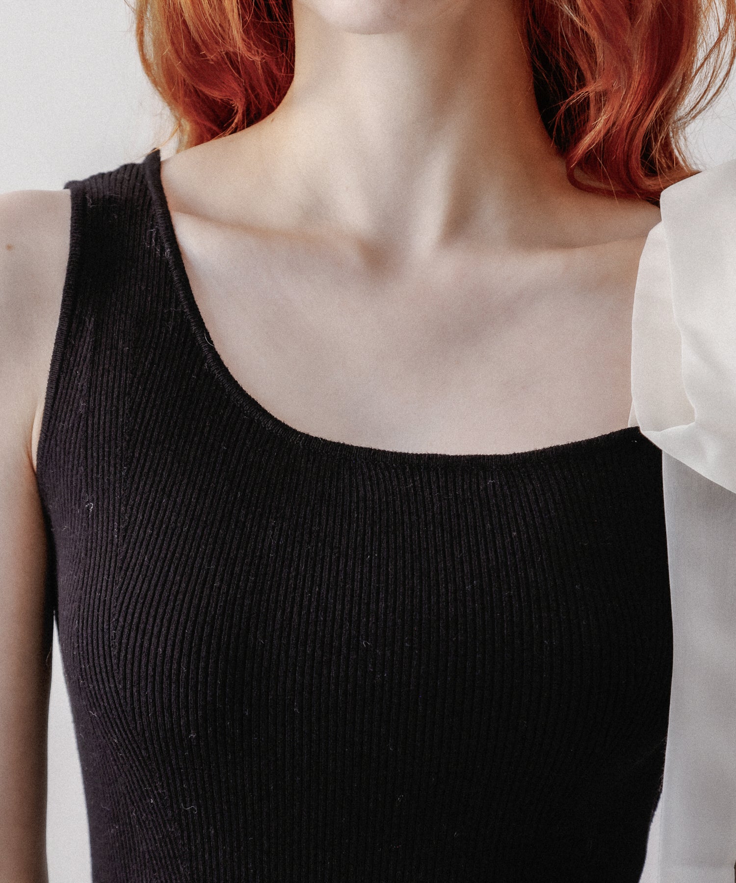 肩部絲帶針織連身裙