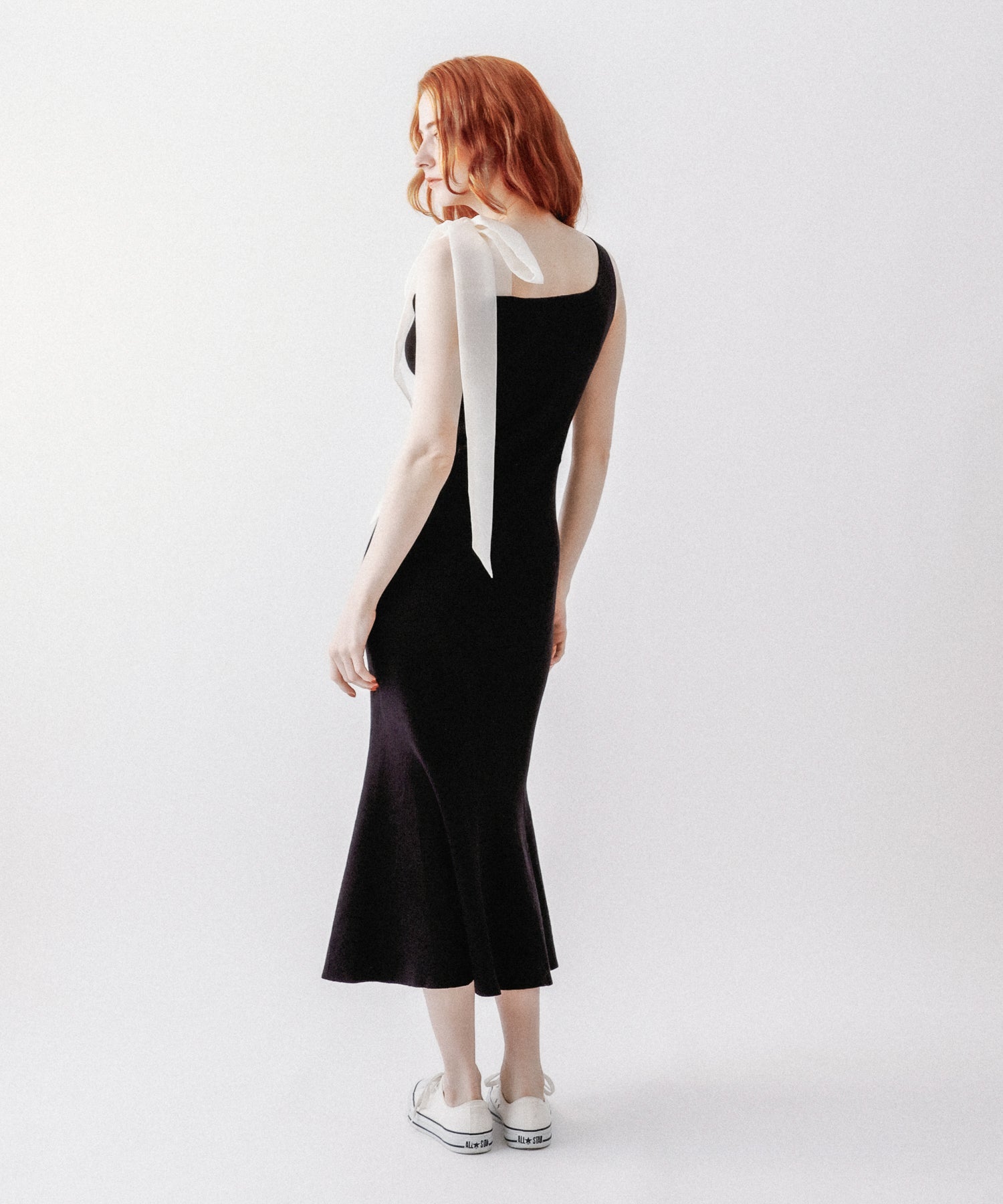 肩部絲帶針織連身裙