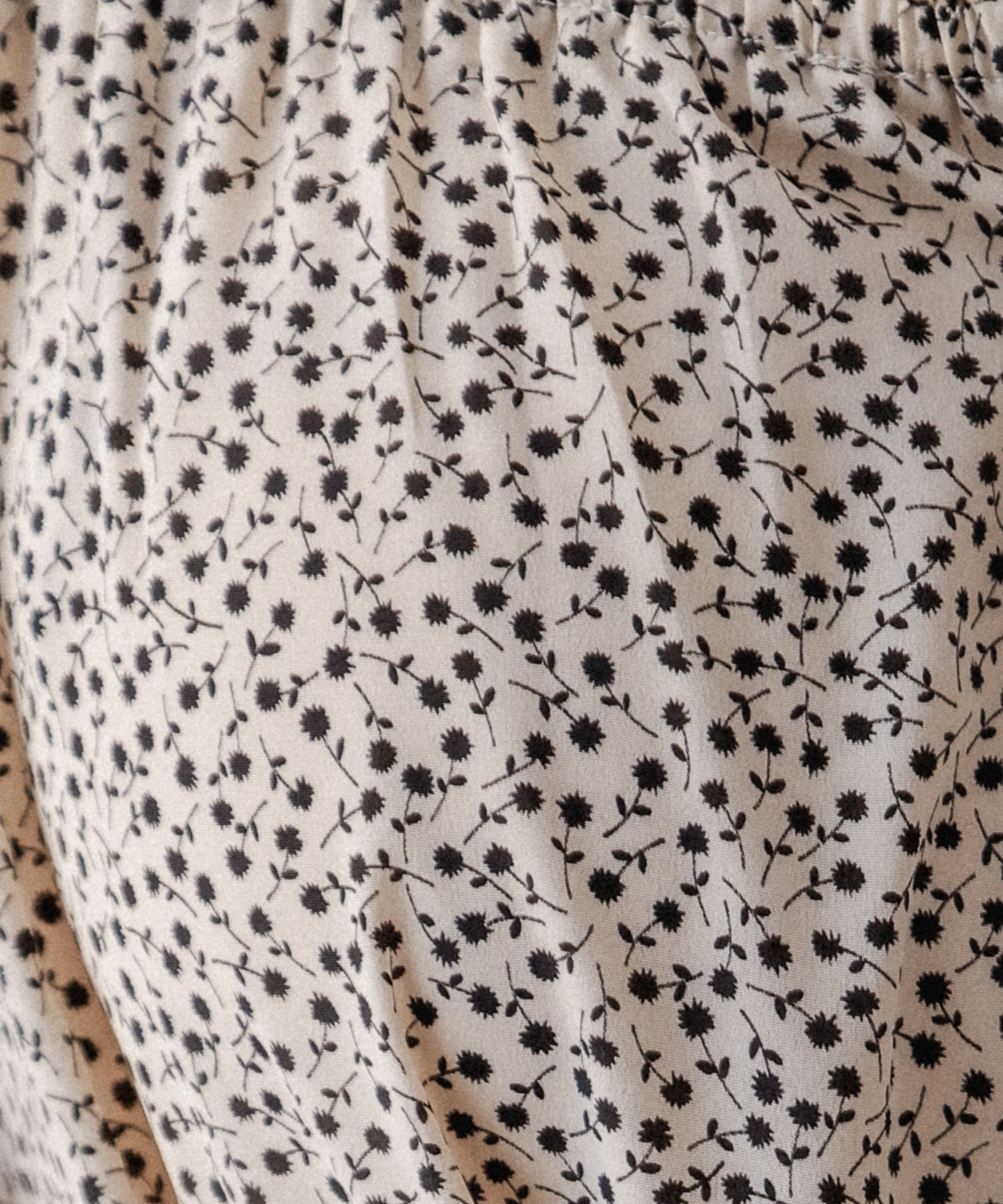 嬌小的花朵合而為一