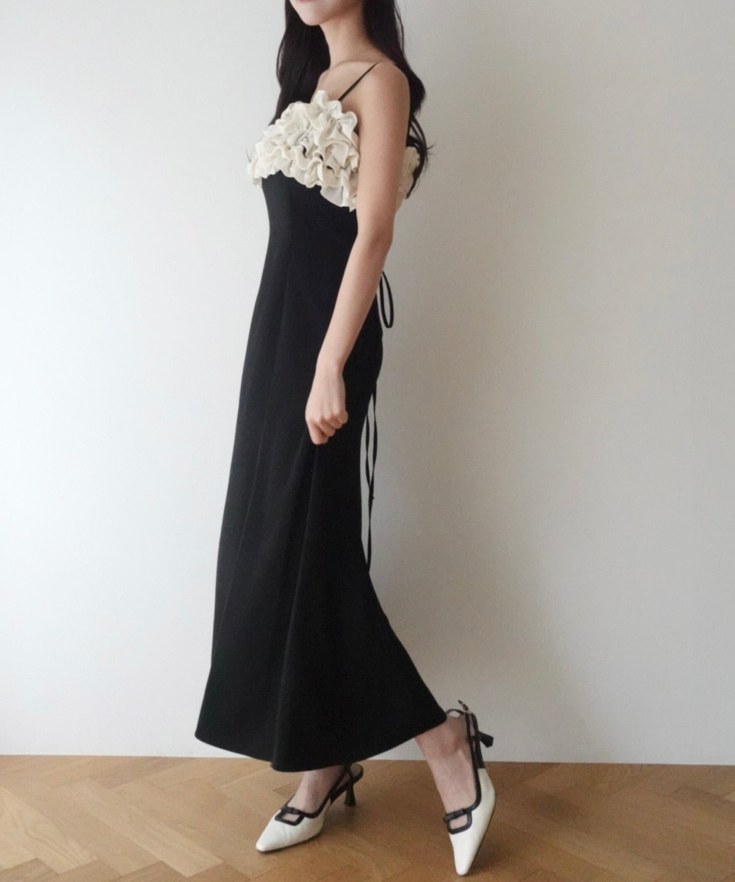 褶邊吊帶洋裝