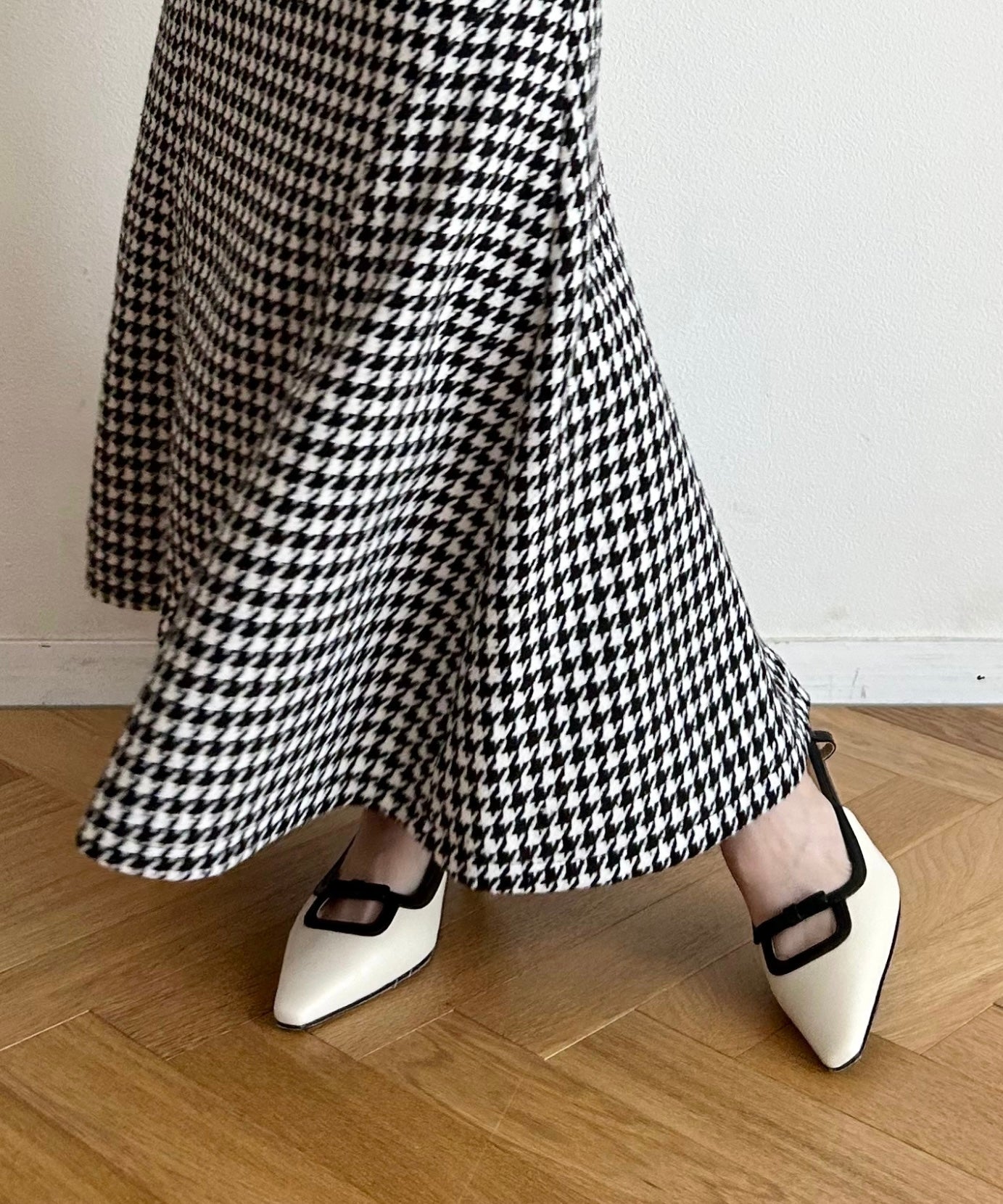 尖頭小號絲帶涼鞋