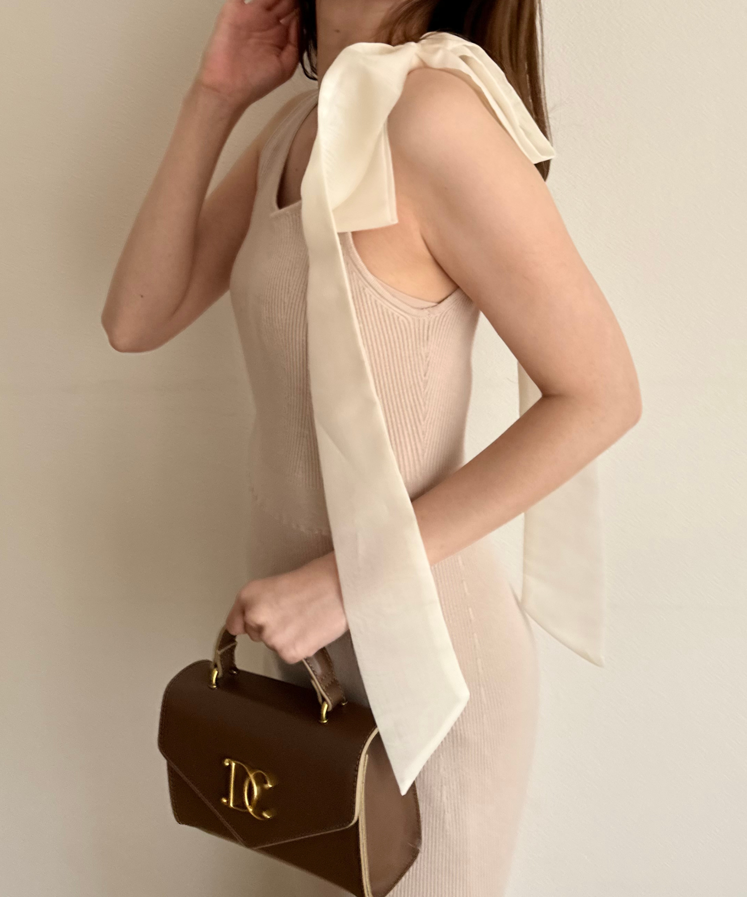 肩部絲帶針織連身裙