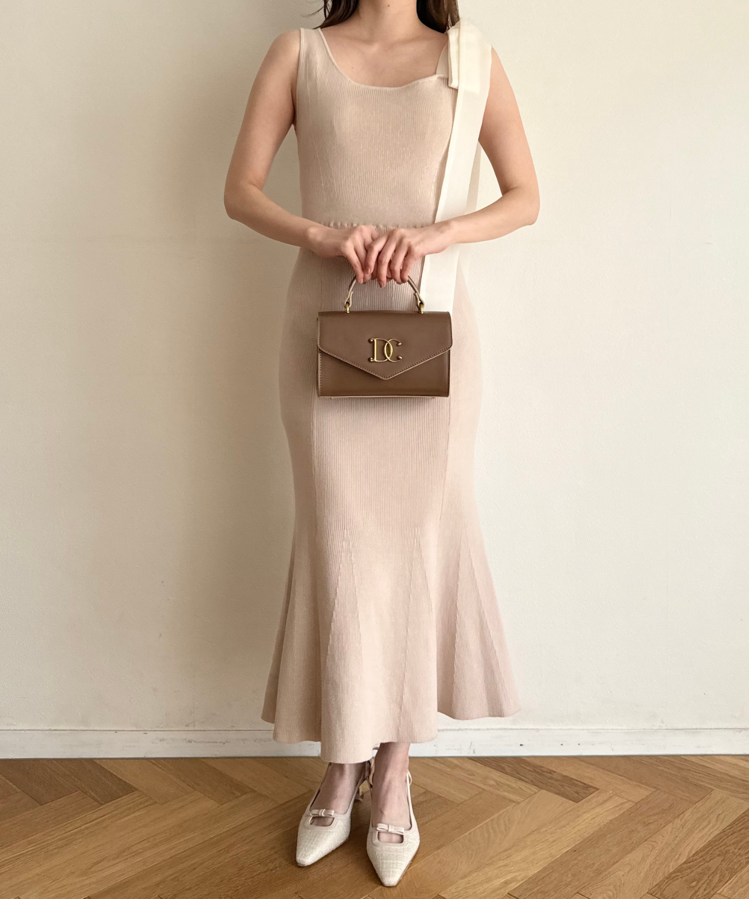 肩部絲帶針織連身裙