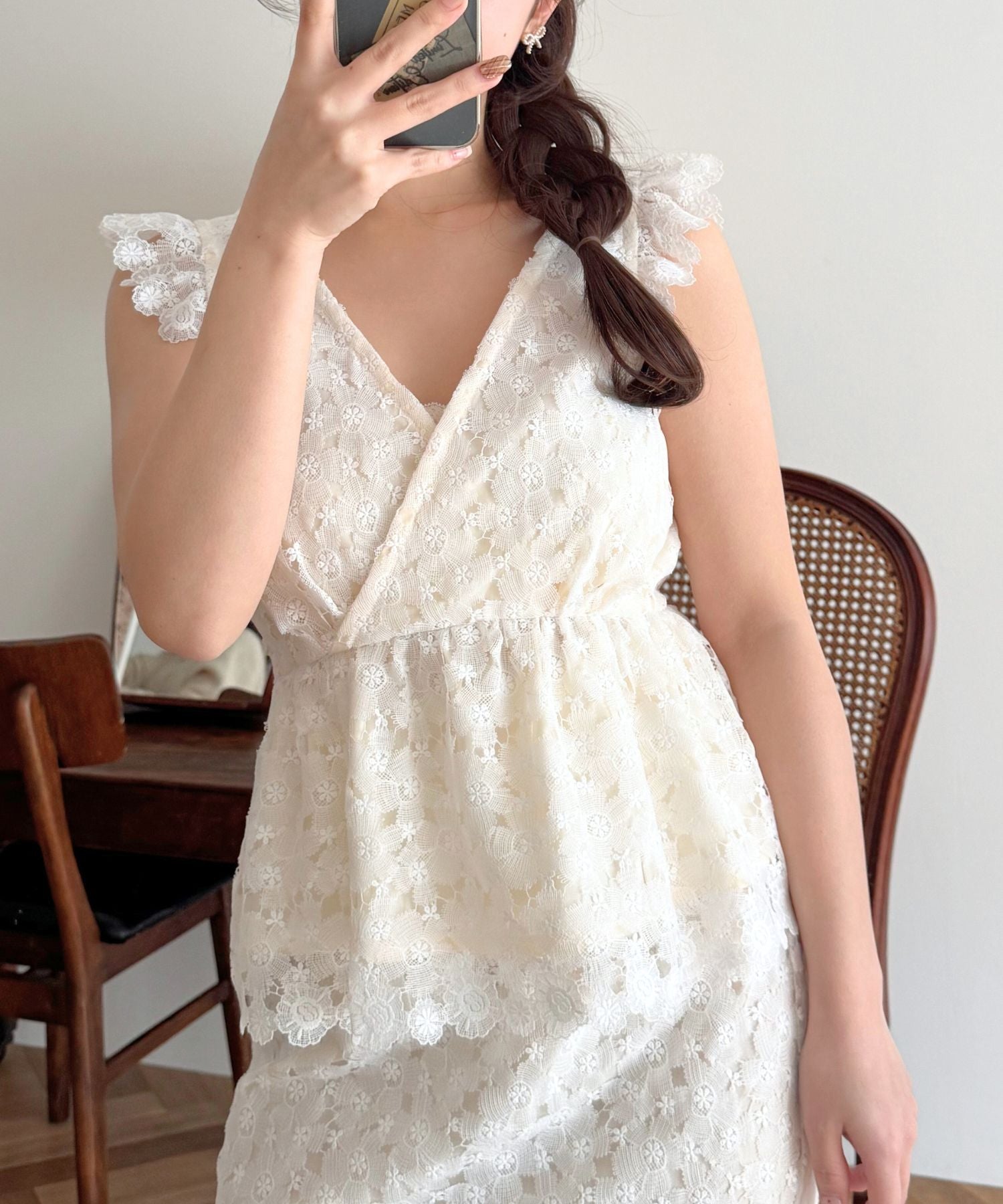 ケミカルレースブラウス