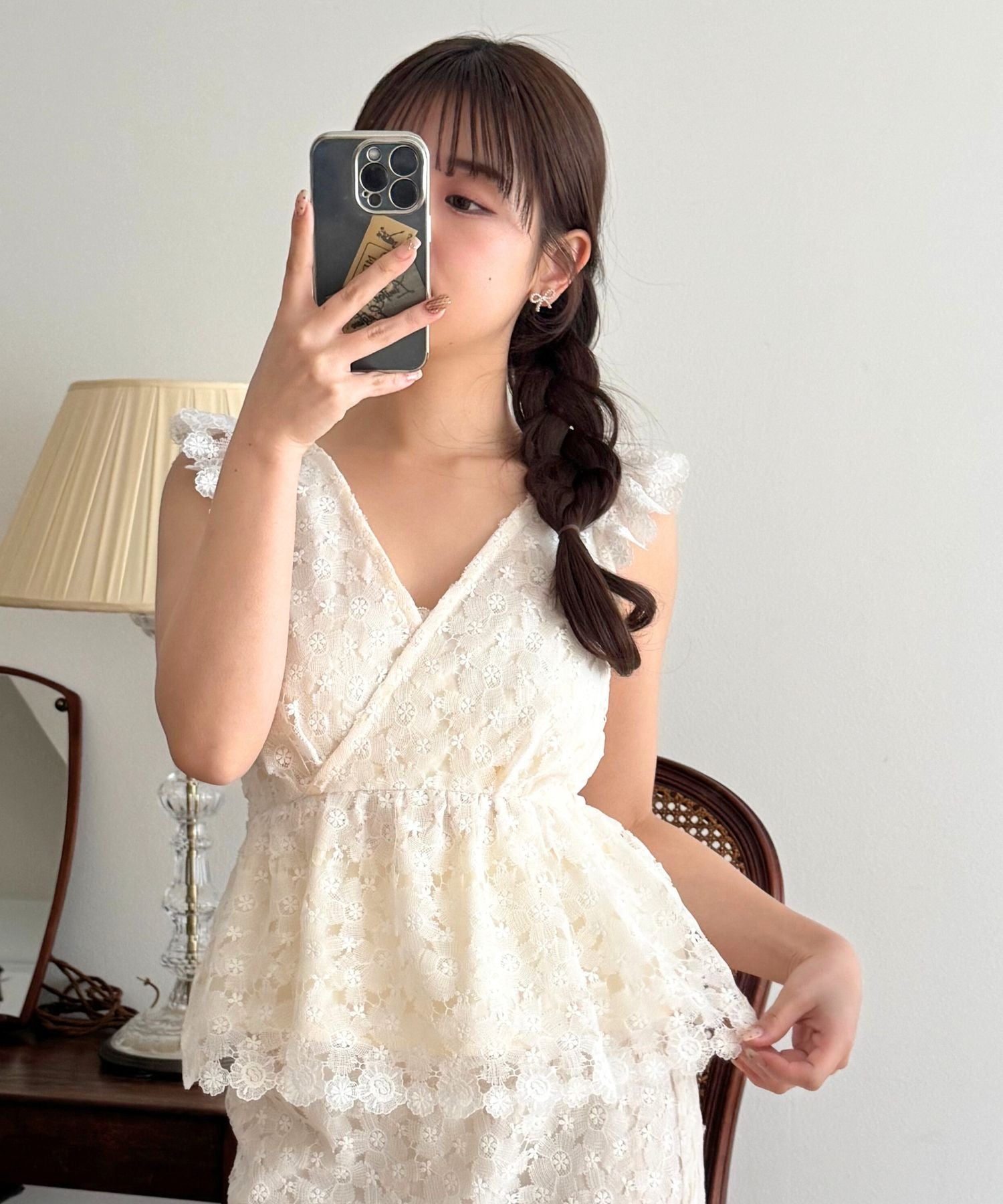 ケミカルレースブラウス