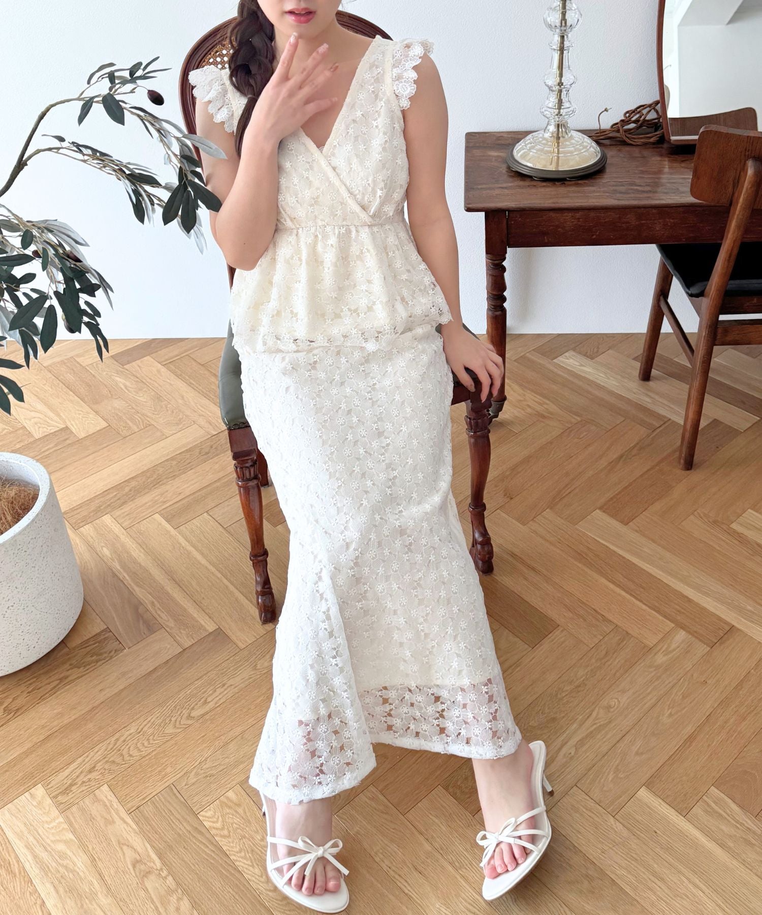 ケミカルレースブラウス