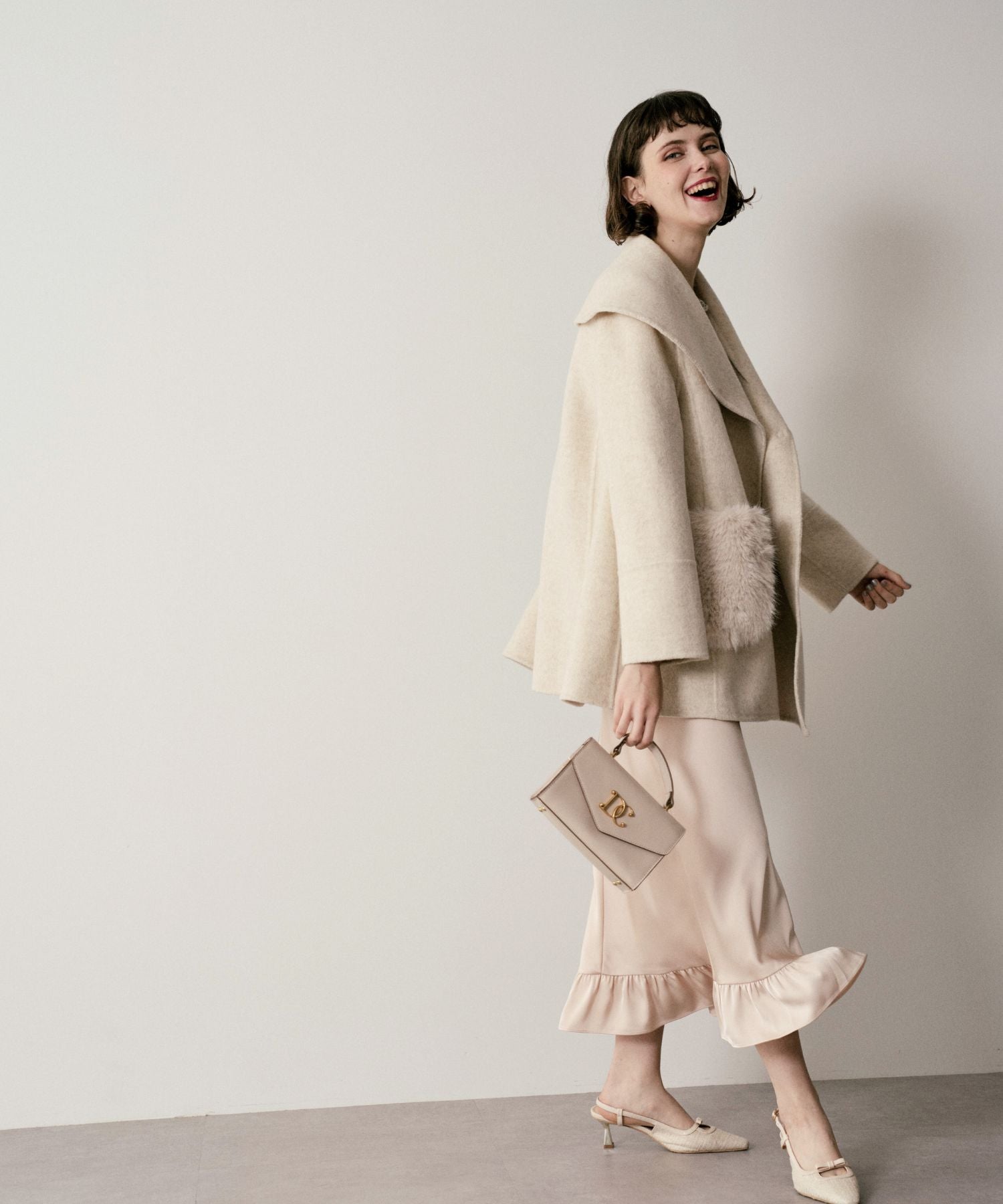 毛皮口袋喇叭外套