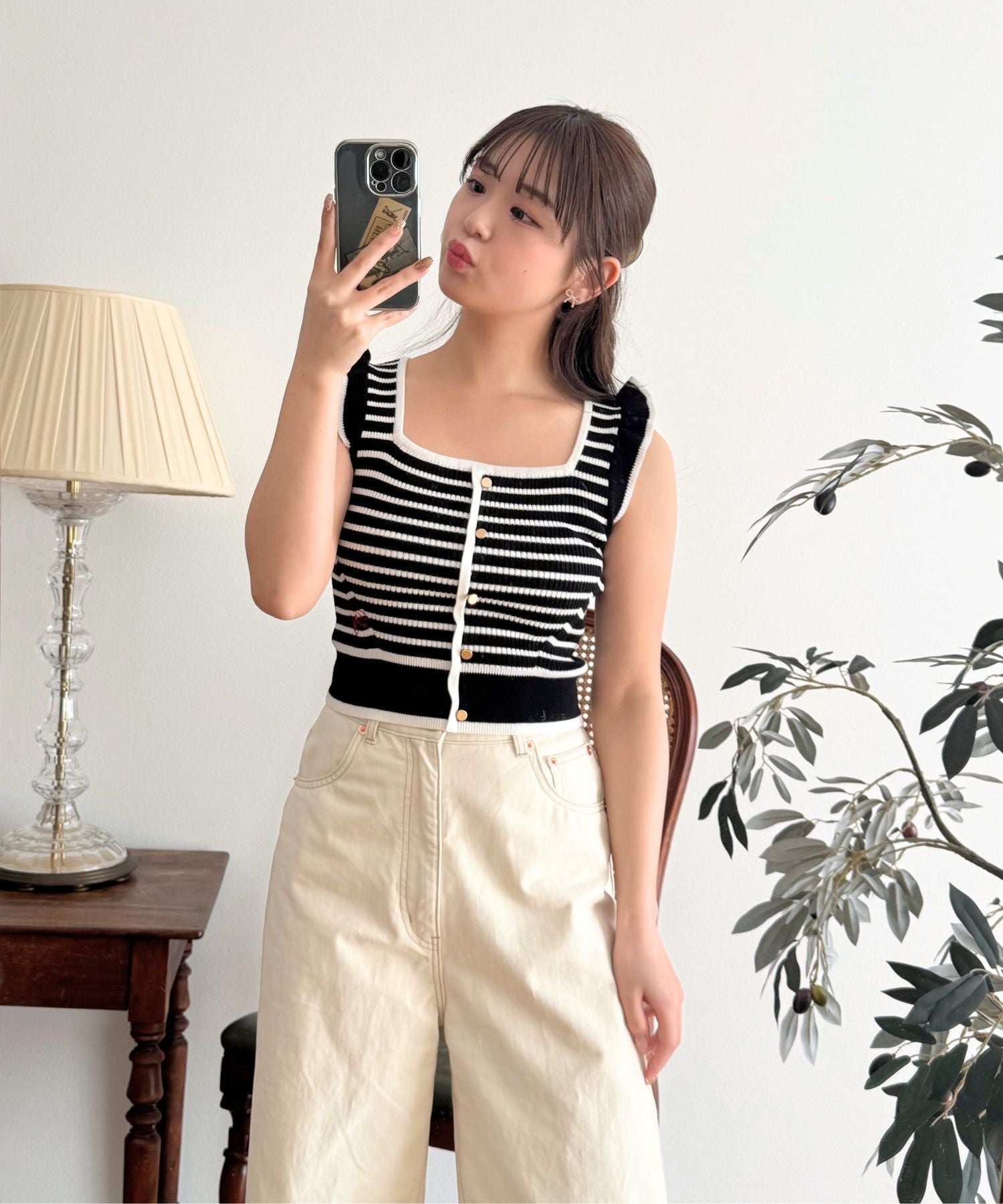 スクエアネックリブニット