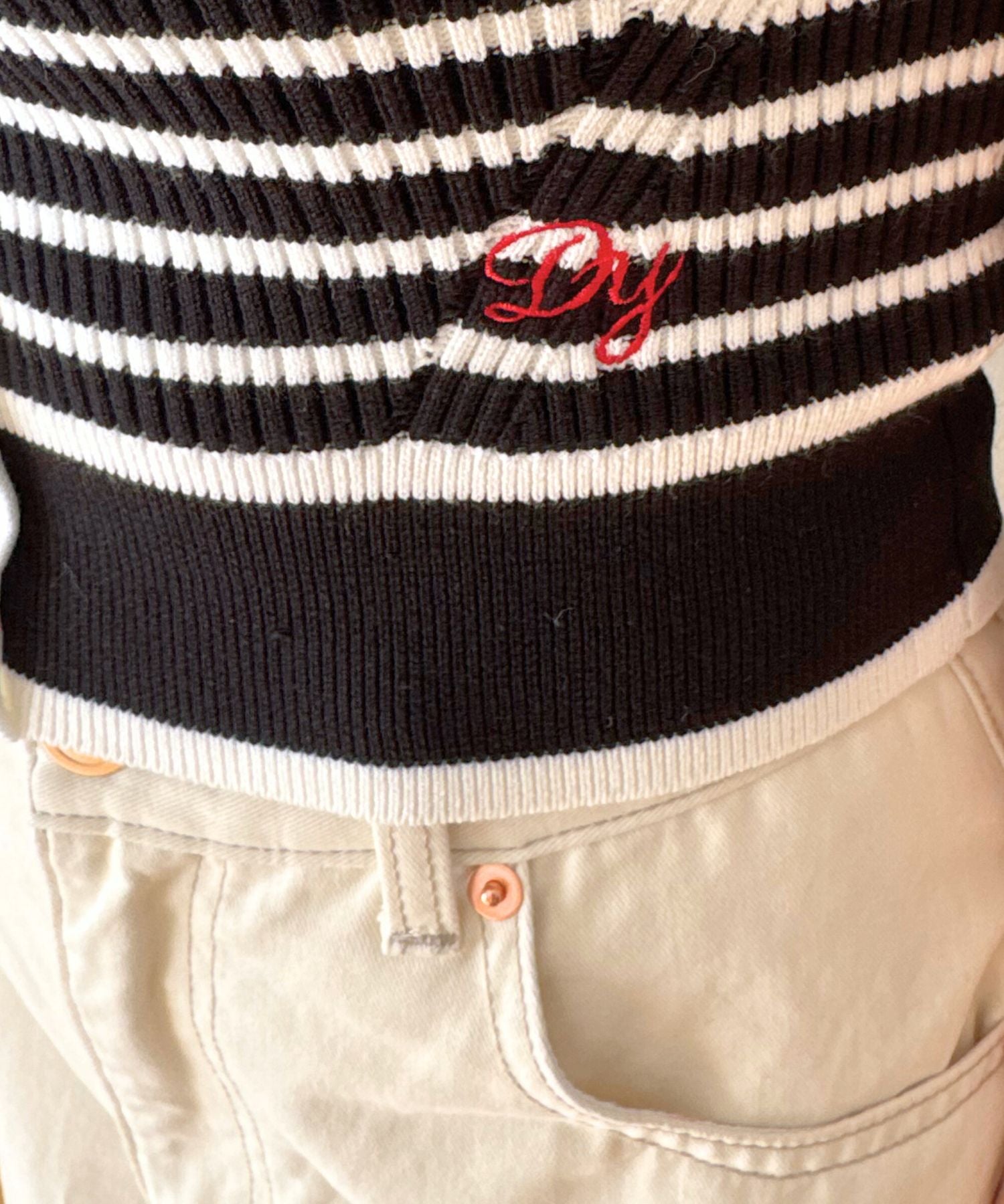 スクエアネックリブニット