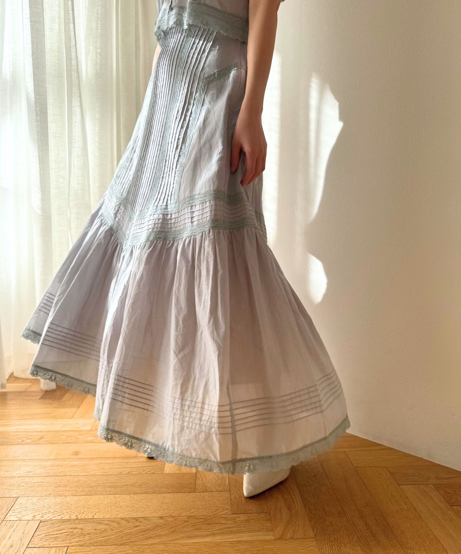 レースピンタックロングスカート