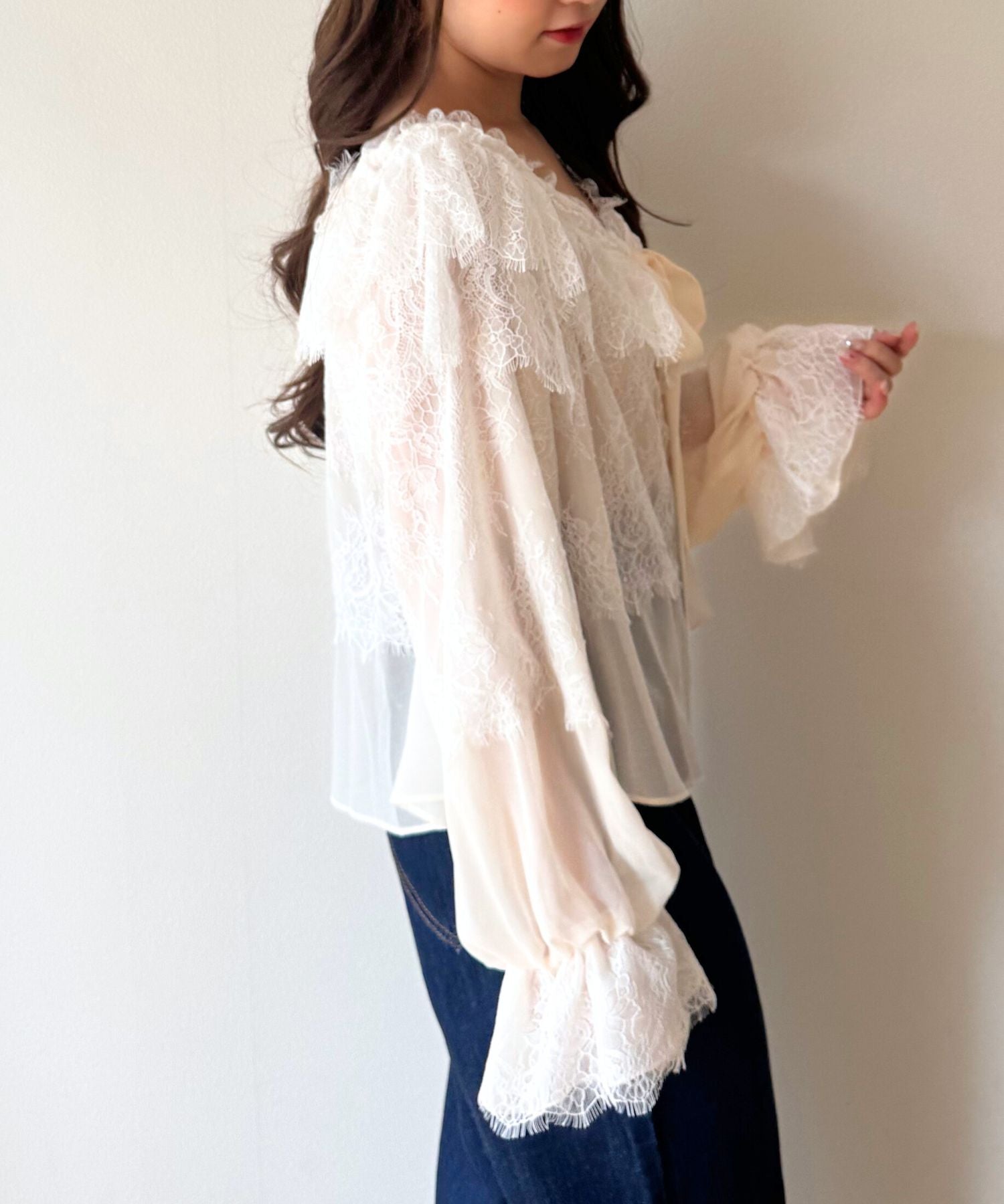 ティアードレースブラウス