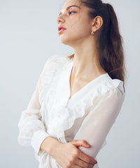 [Pre-order] Glitter stripe frill blouse
