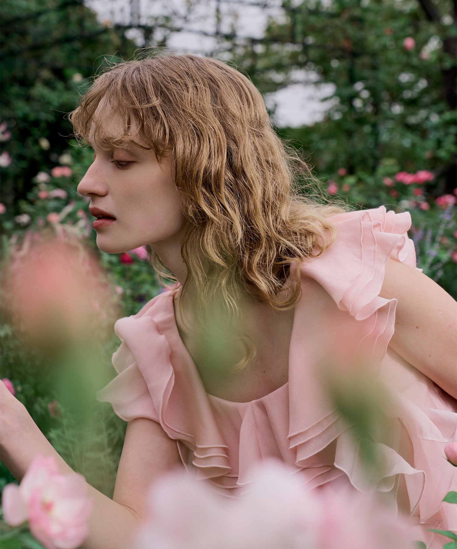 シアーフレアフリルブラウス