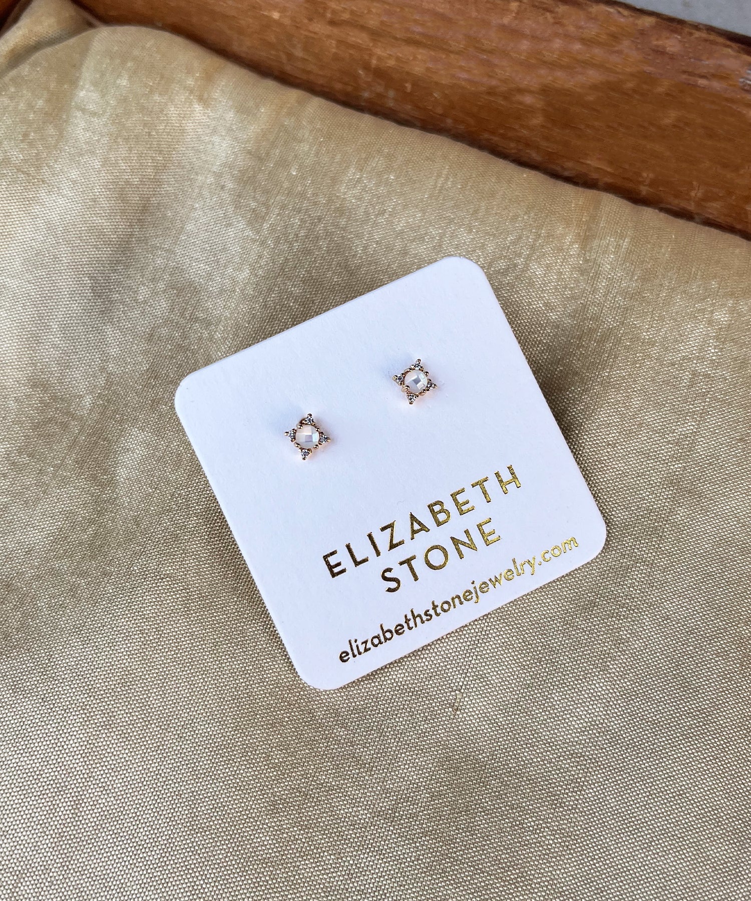 ELIZABETH STONE プチピアス