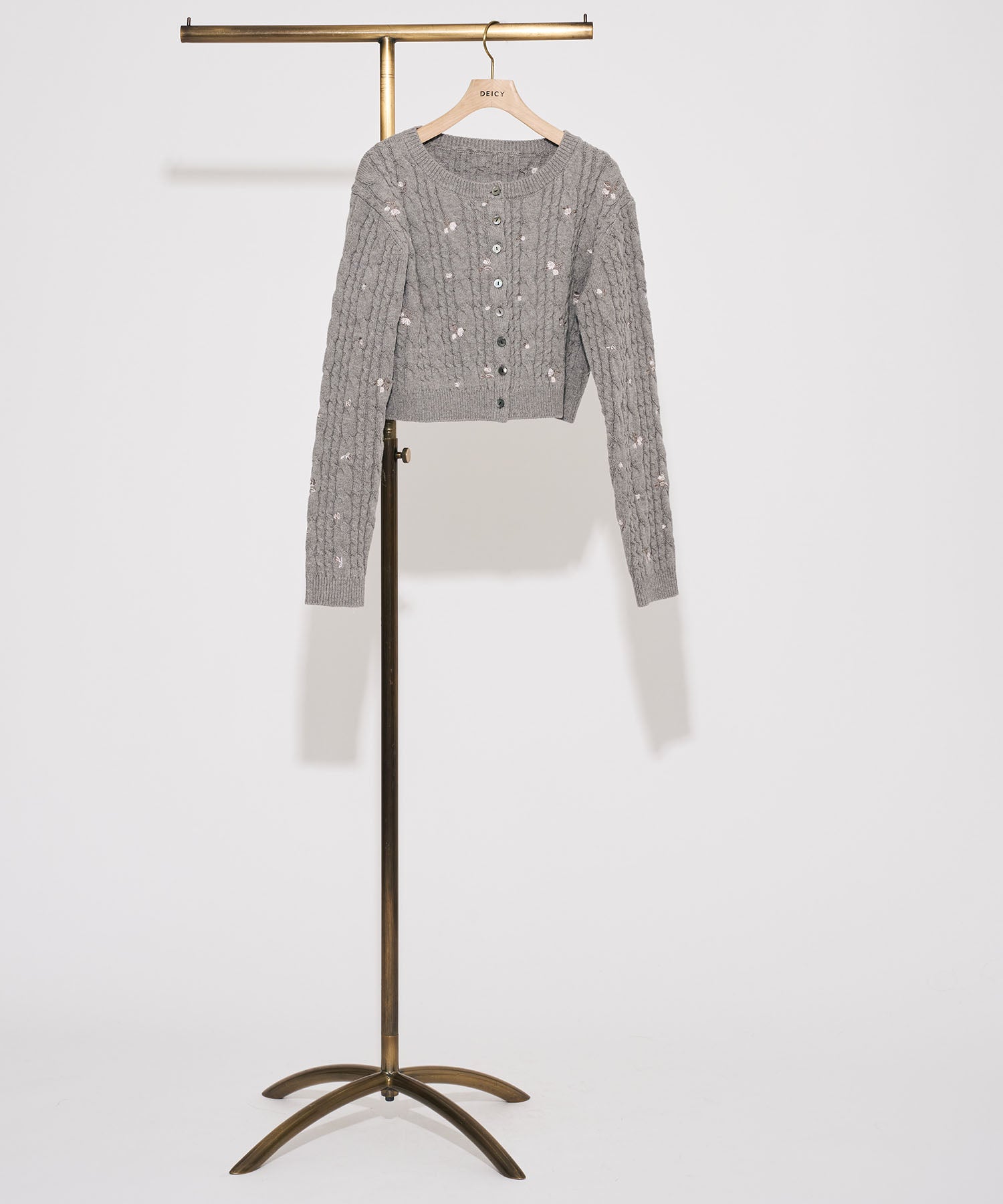 【予約】ローズ刺繍ケーブルカーディガン