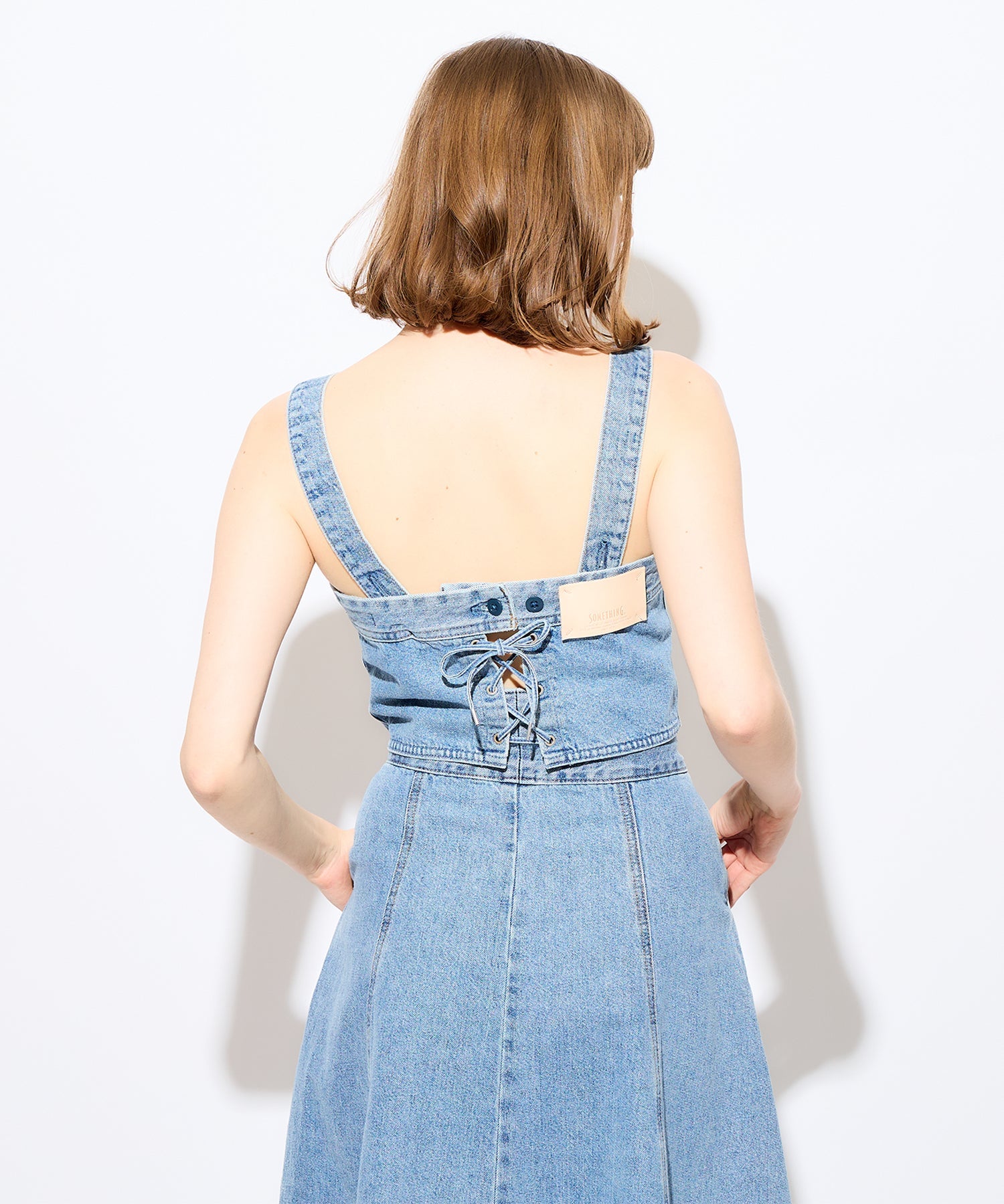 ＤＥＮＩＭ ＢＵＳＴＩＥＲ