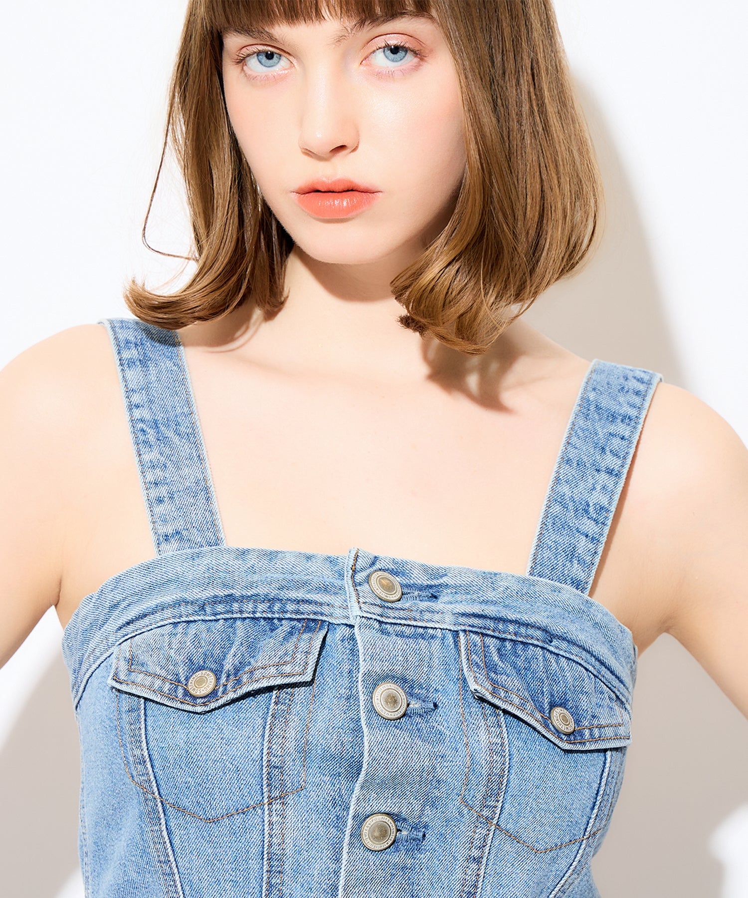 ＤＥＮＩＭ ＢＵＳＴＩＥＲ