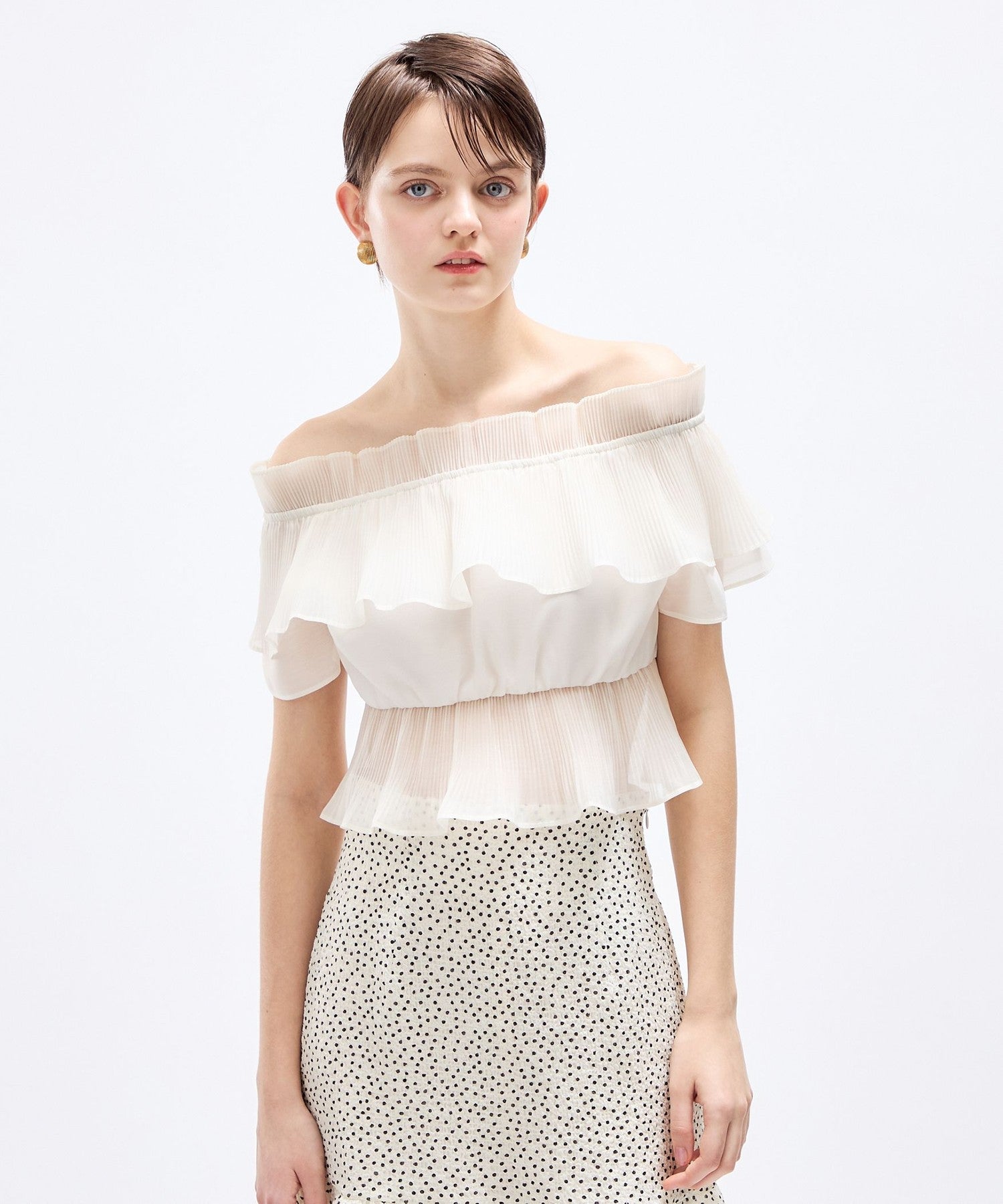 褶襉荷葉邊露肩襯衫