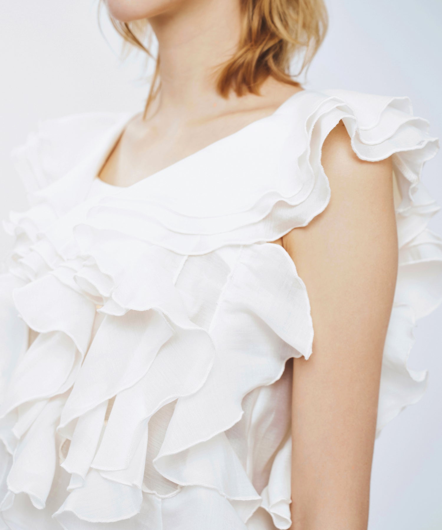 【予約】シアーフレアフリルブラウス