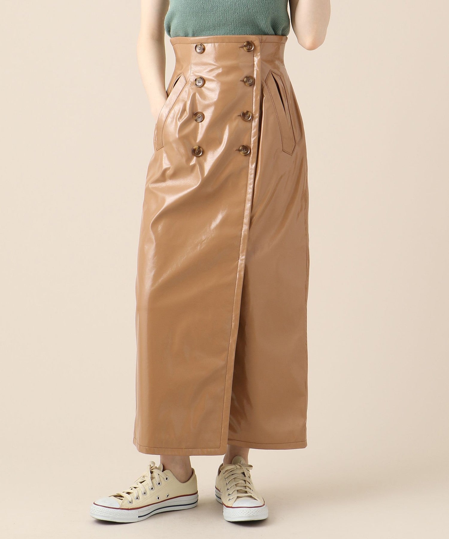 Patent leather long skirt