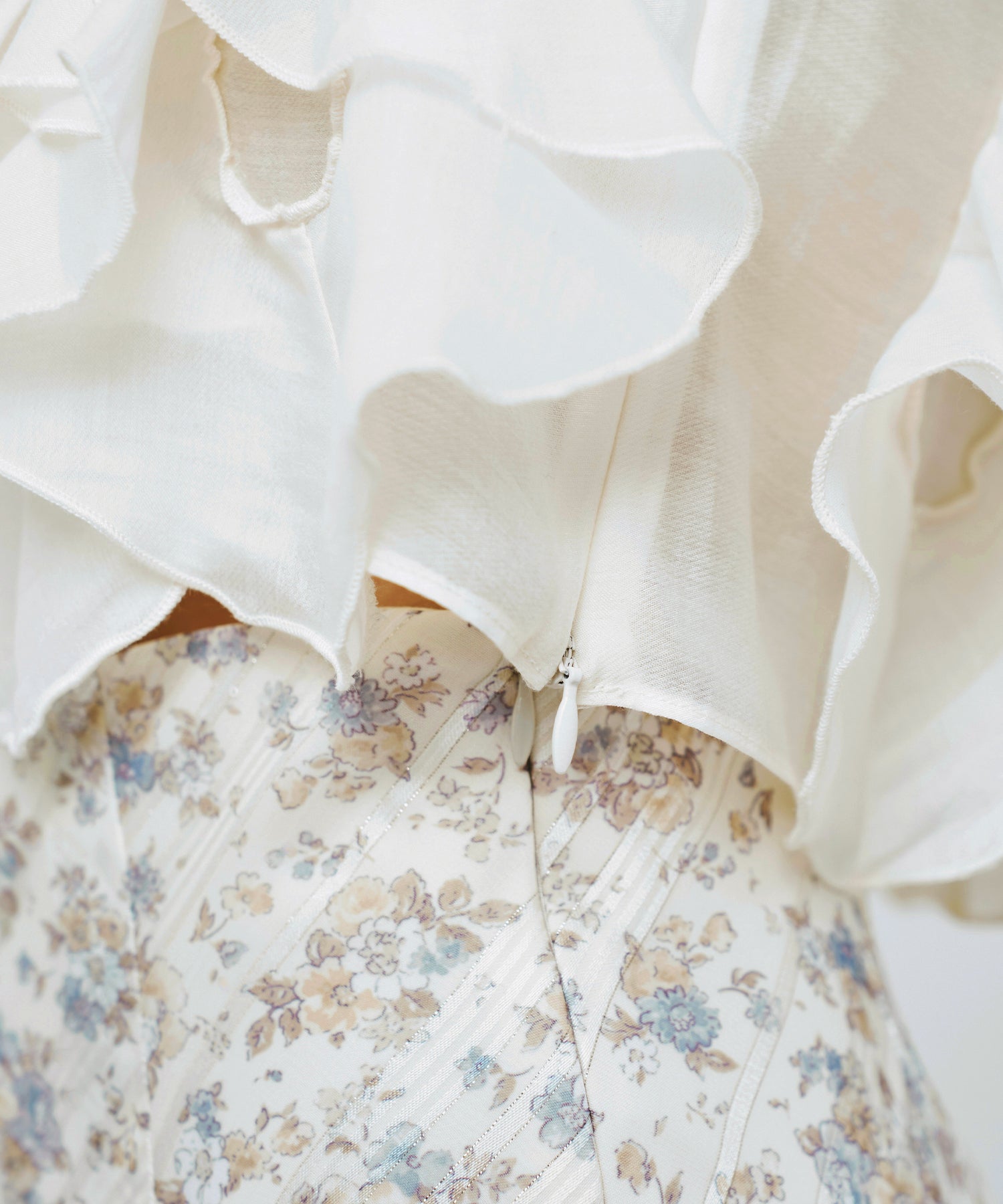 シアーフレアフリルブラウス