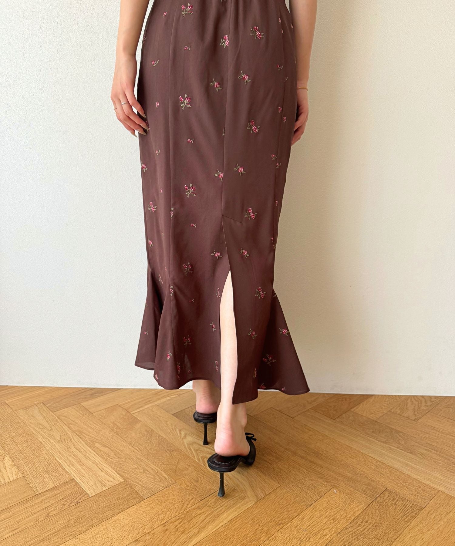 ローズ刺繍マーメイドスカート