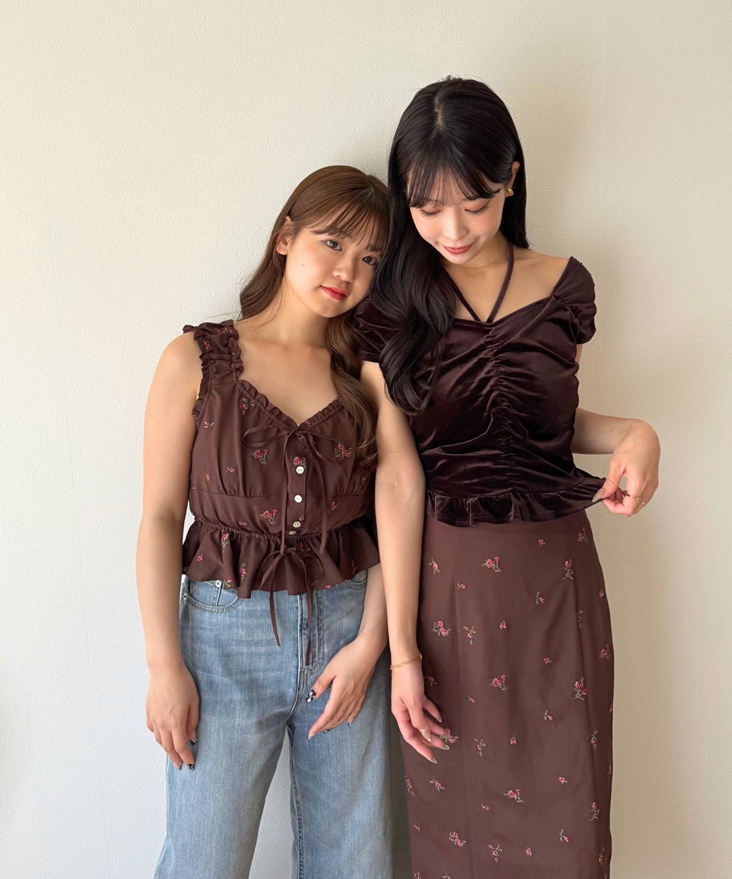 ローズ刺繍ギャザーブラウス