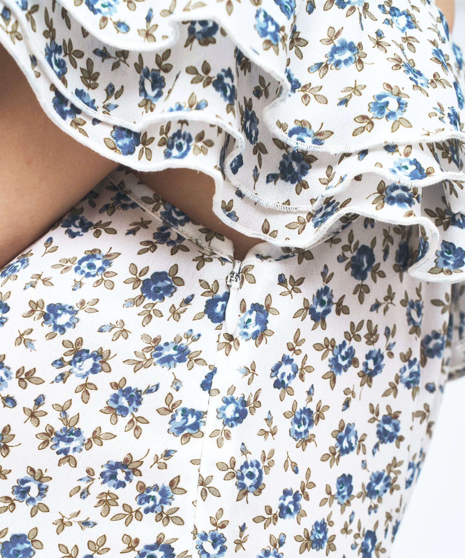 【予約】ローズフリル2wayオフショルブラウス