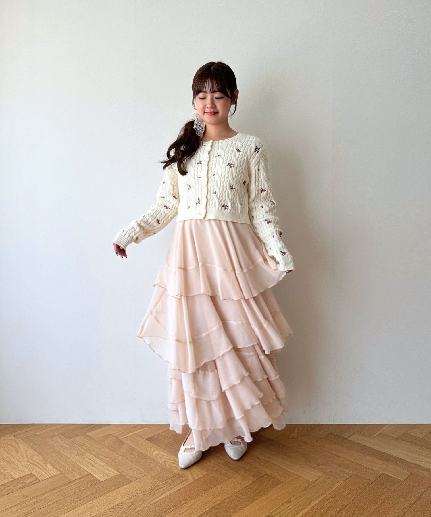 ローズ刺繍ケーブルカーディガン