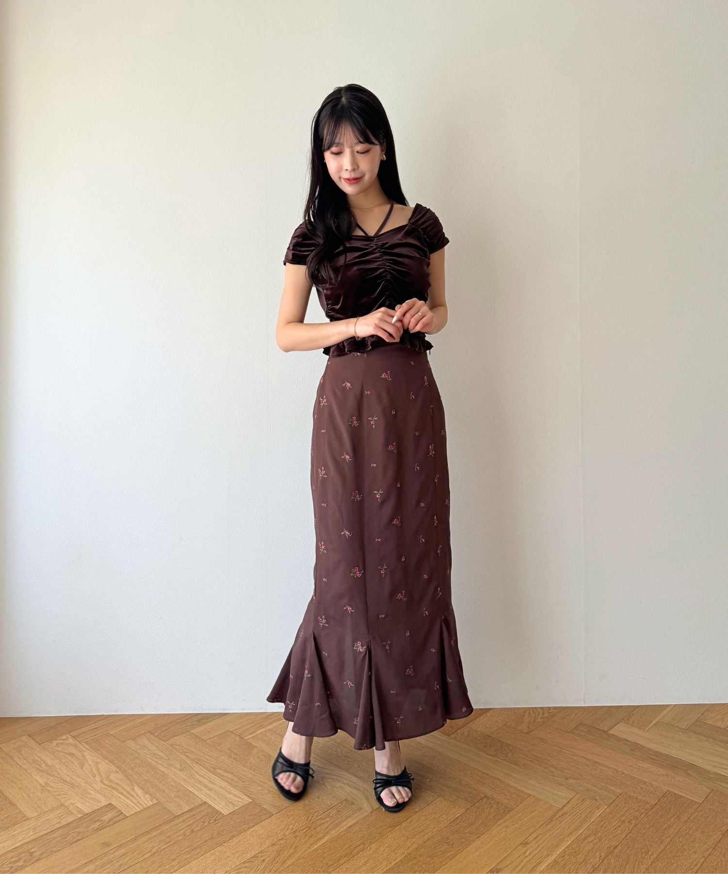 ローズ刺繍マーメイドスカート