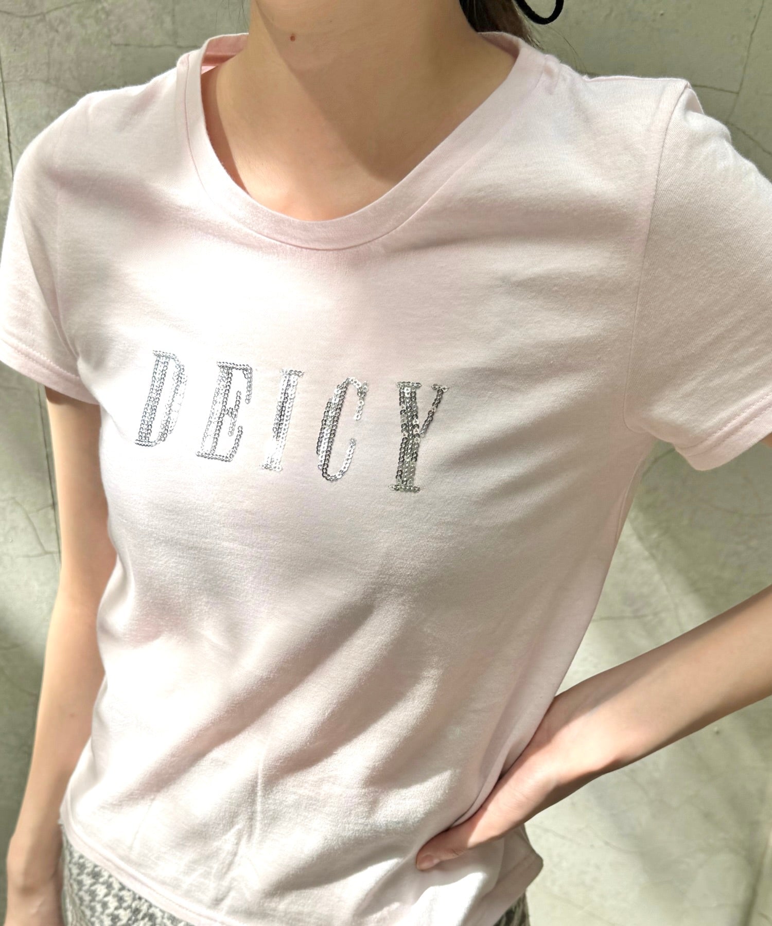 DEICYスパンコールＴシャツ