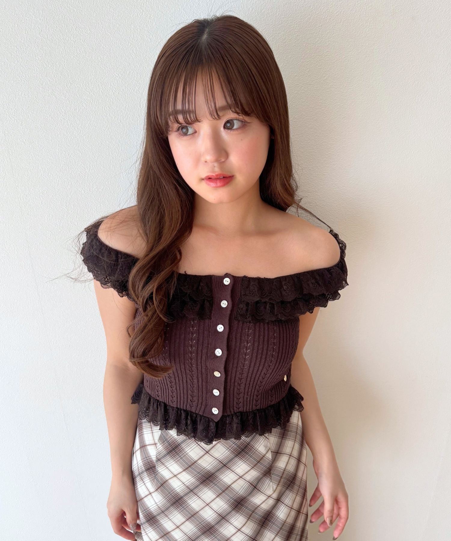 レースオフショルアイレットニット
