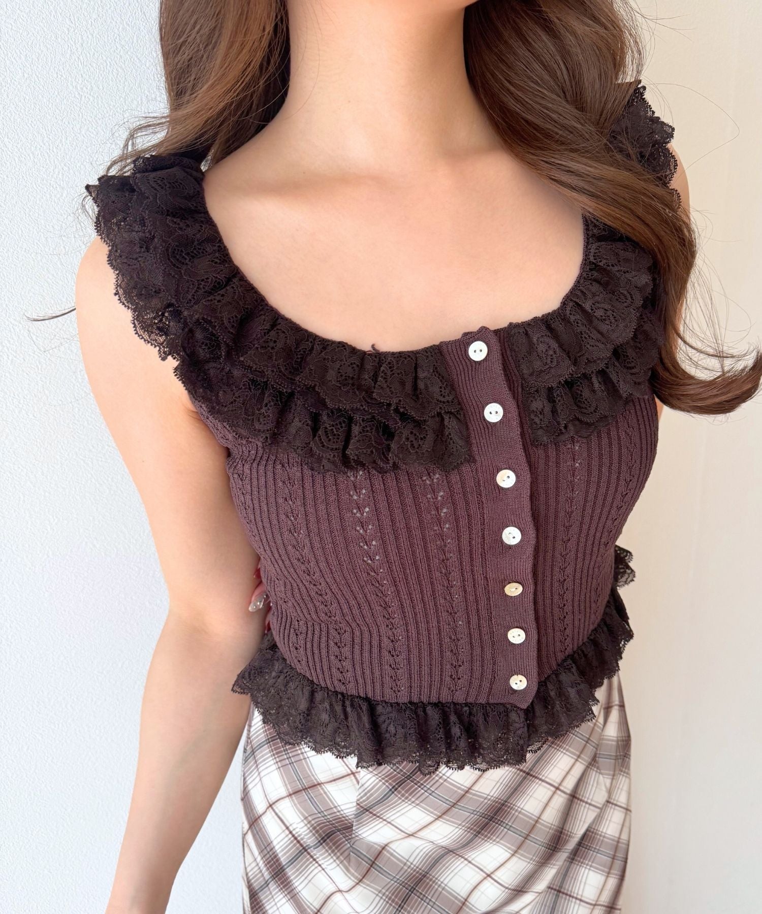 レースオフショルアイレットニット